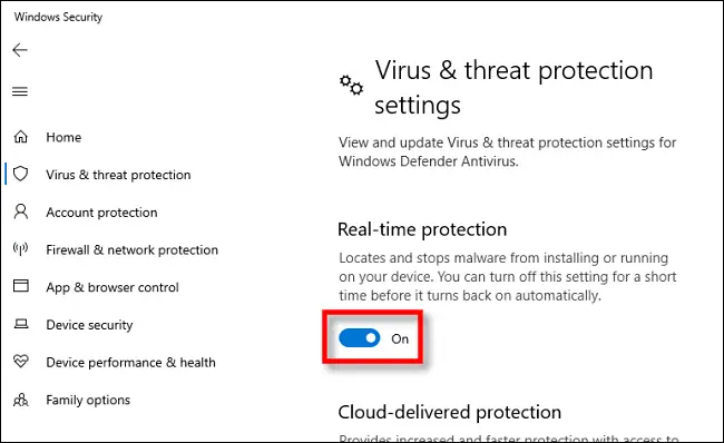 Opción de protección en tiempo real del antivirus de Windows 10 Defender activada