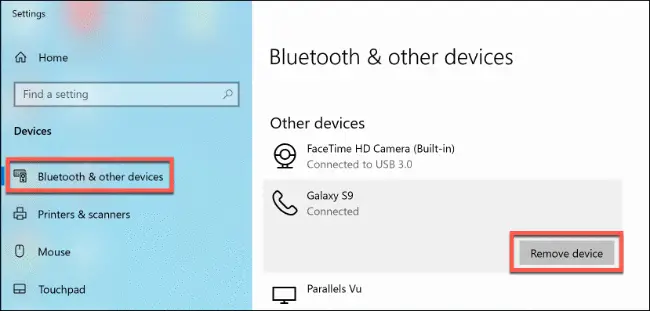 Haga clic en "Bluetooth y otros dispositivos" y luego haga clic en "Eliminar dispositivo".