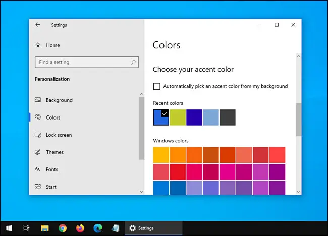 Windows 10 con tema oscuro y ventanas claras.