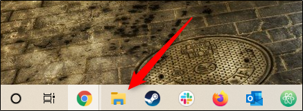 El icono de la carpeta del Explorador de archivos en la barra de tareas de Windows 10.