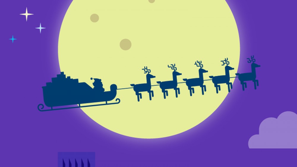 Santa en su trineo volando por la noche con renos.