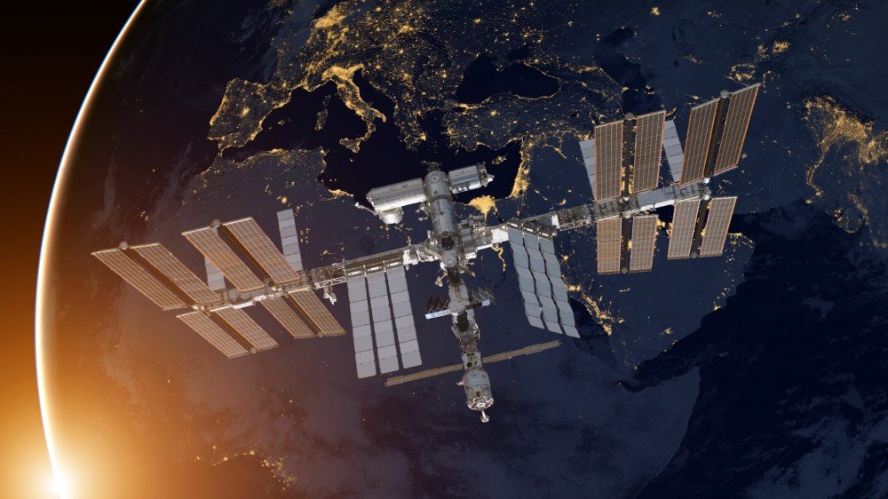 Estación espacial internacional sobre el planeta Tierra